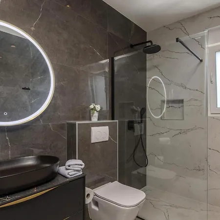 Luxurious In نين