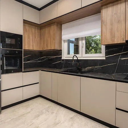 بيت للعطل Luxurious In *