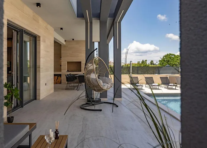 5 Bedroom Stunning In Nin