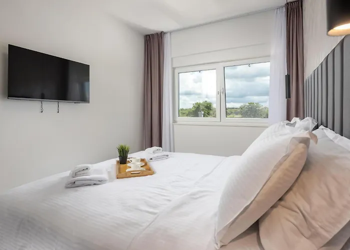 5 Bedroom Stunning In *