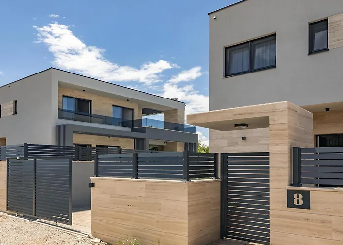 Dom wakacyjny 5 Bedroom Stunning In *