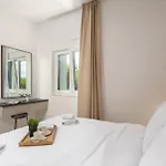 Holiday home Luxurious In