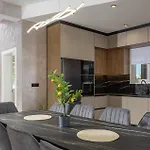 Luxurious In Holiday home Nin