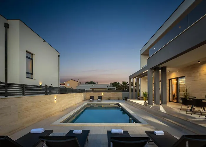 5 Bedroom Stunning In * Nin