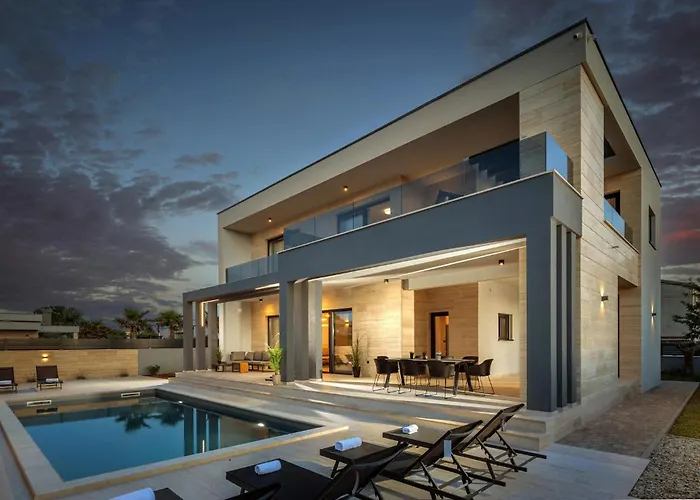 5 Bedroom Stunning In Nin