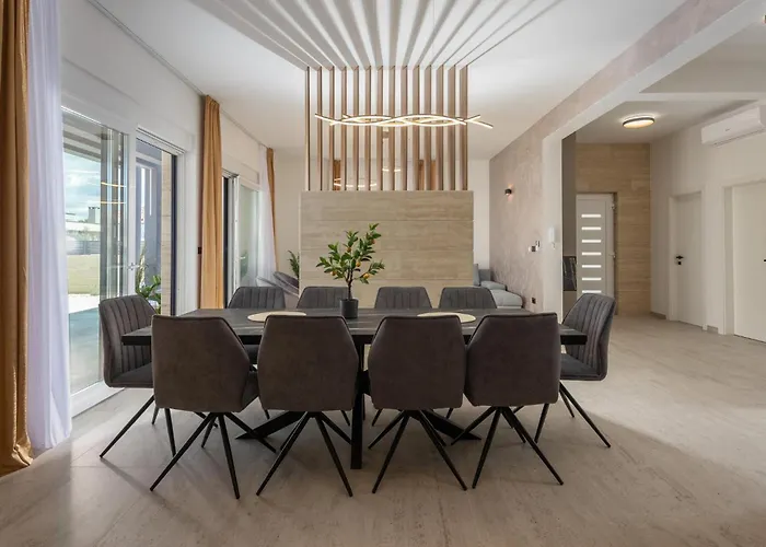 5 Bedroom Stunning In * Nin
