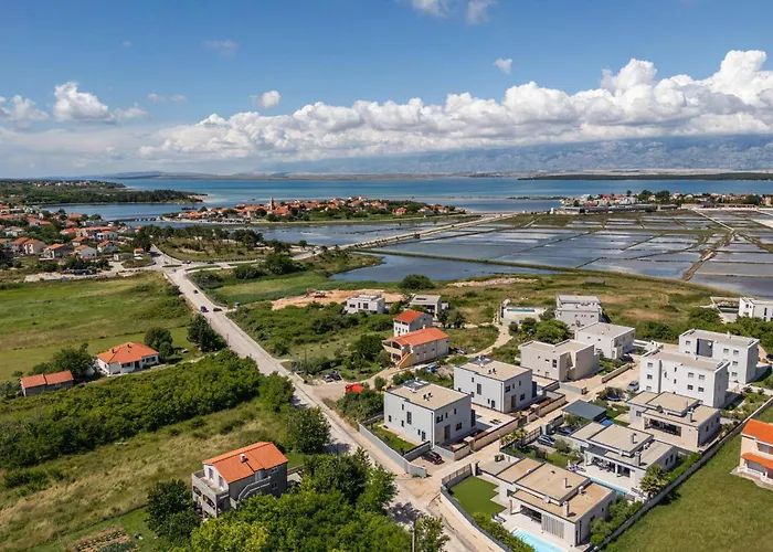 Сasa de vacaciones 5 Bedroom Stunning In Nin